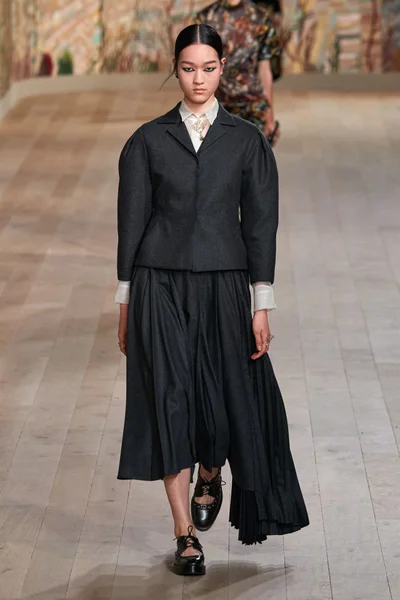 Look 5